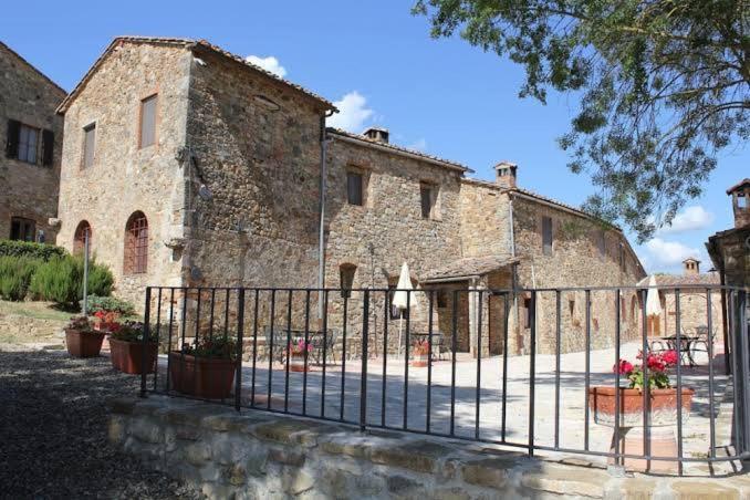 Agriturismo Il Torrione Lecchi Exteriér fotografie